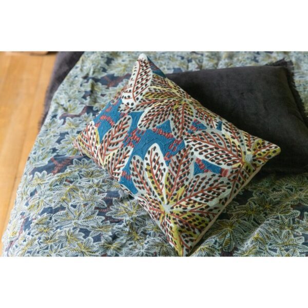 Coussin brodé ARIANE PETROLE – Image 2