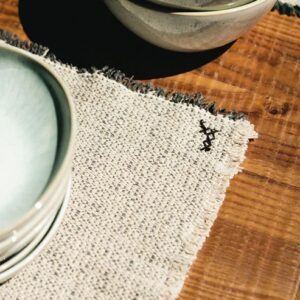 SET DE TABLE HANDLOOM NATURAL AND DARK GREY (LOT DE 2)